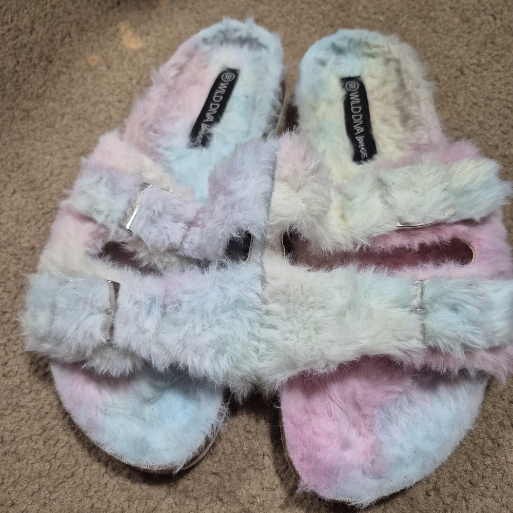 Wild Diva Lounge Fuzzy Slippers